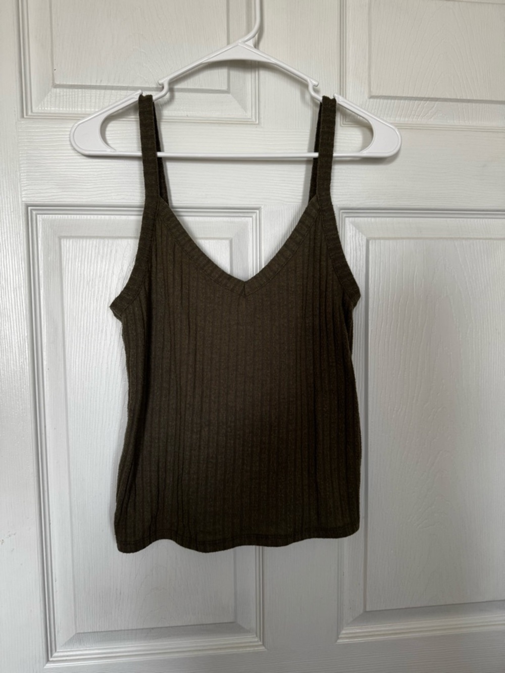 American Eagle Olive ribbed tank top 💚